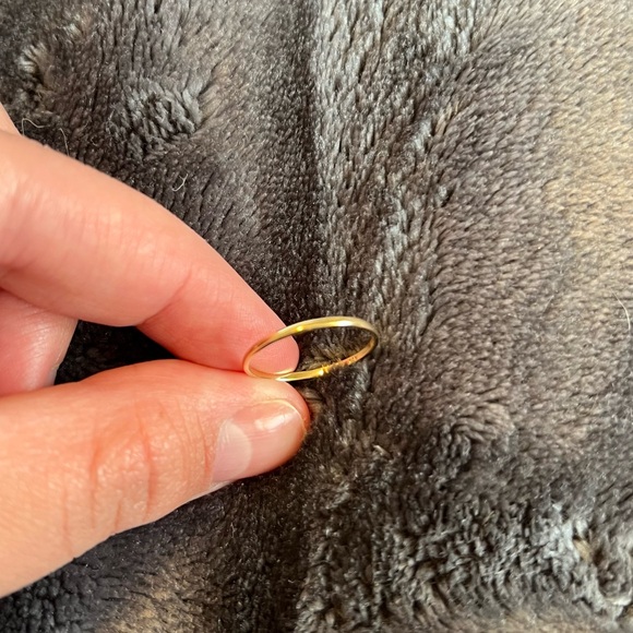 Mejuri stackable rings - Picture 3 of 5